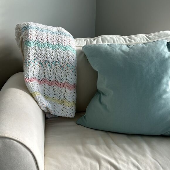 Vintage Handknit Baby Girl Boy Stripped White Pink Blanket - Picture 5 of 9